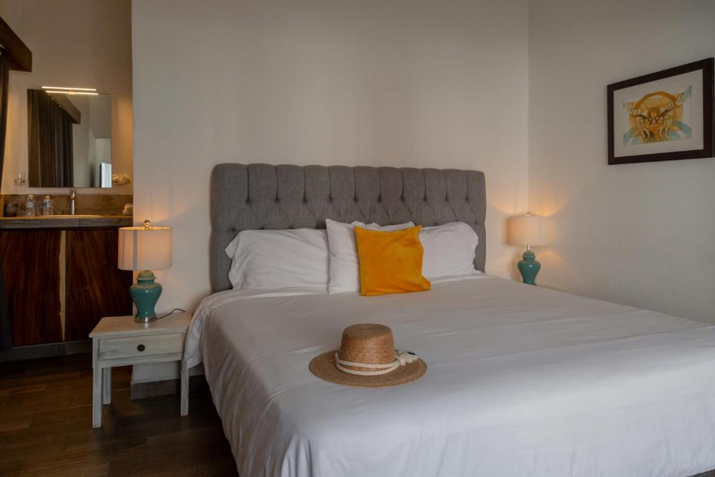 Postel nebo postele na pokoji v ubytování Hotel Amaca Puerto Vallarta - Adults Only