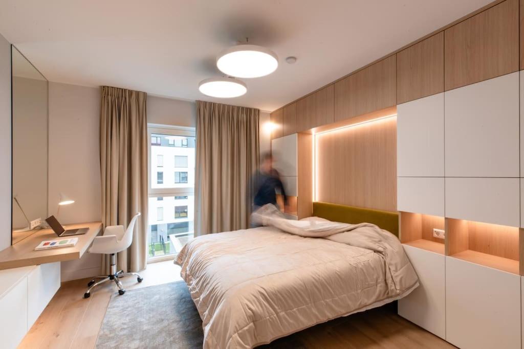 Henry's Appt with a private Suite 414 - Shared kitchen - Resim 7