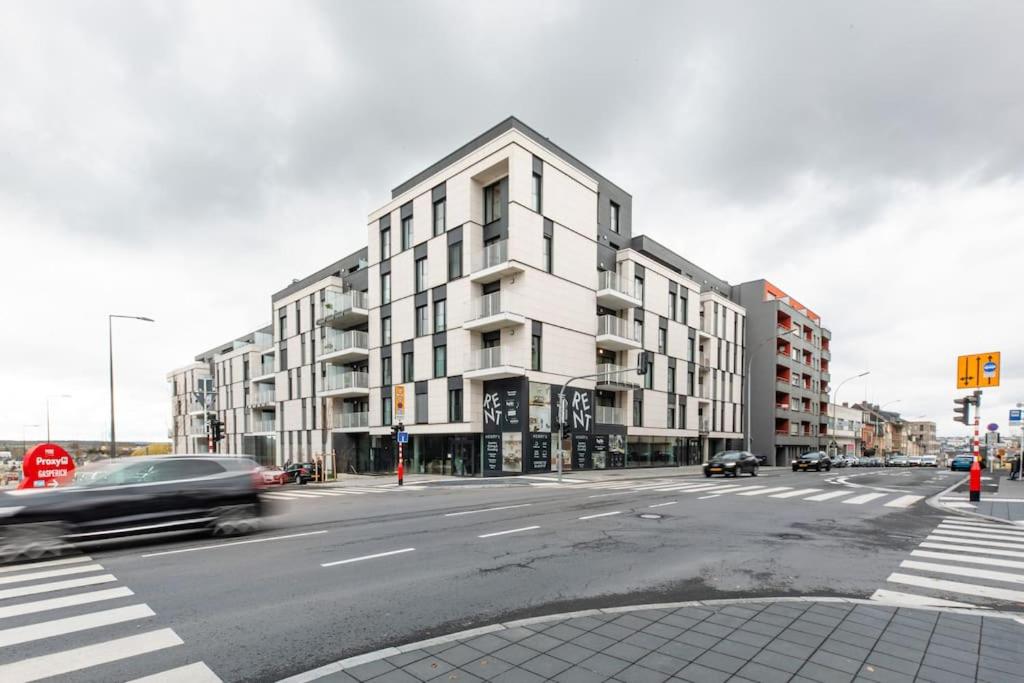 Henry's Appt with a private Suite 414 - Shared kitchen - Resim 6