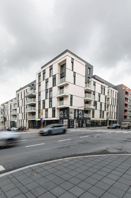 Henry's Appt with a private Suite 414 - Shared kitchen - Resim 15