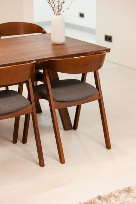 Henry's Appt with a private Suite 414 - Shared kitchen - Resim 33