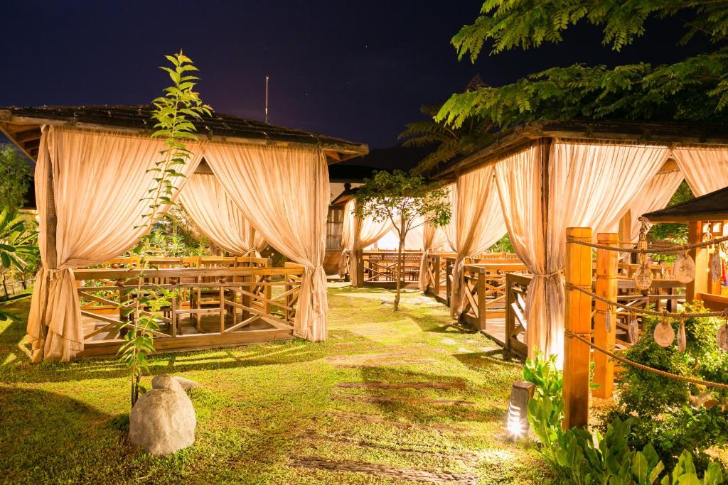 Zahrada ubytování Grand Orchid Resort Villa