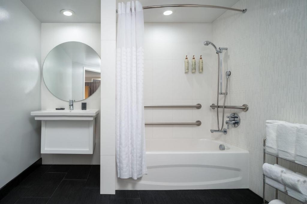 Renaissance Orlando Resort and Spa - 