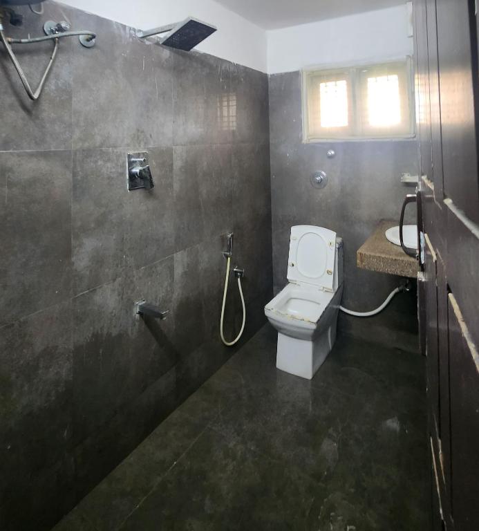 Koupelna v ubytování Jamesville-4BHK Villa, Wi-Fi, SmartTV - CityCentre