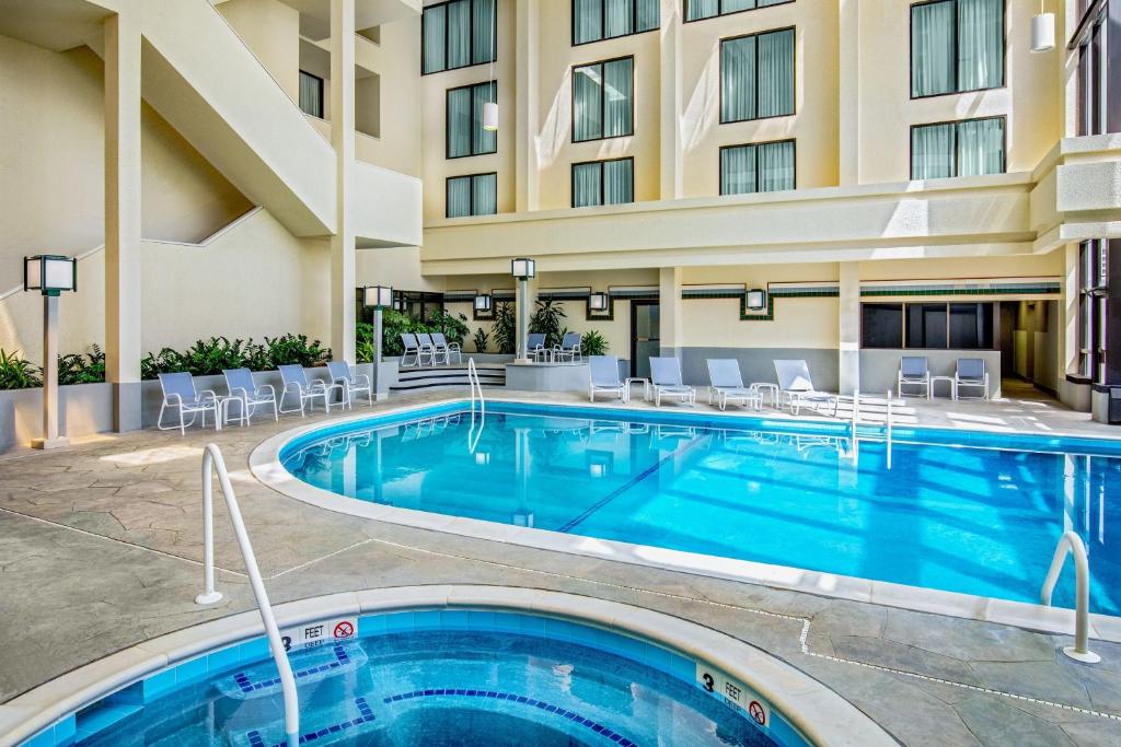 Bazén v ubytování Marriott Park Ridge nebo v jeho okolí