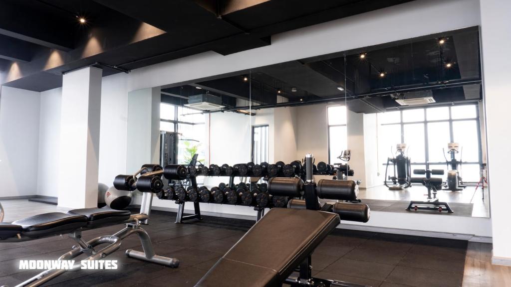Fitness centrum a/nebo fitness zařízení v ubytování Moonway Luxury Suites At The Manor Residence KLCC