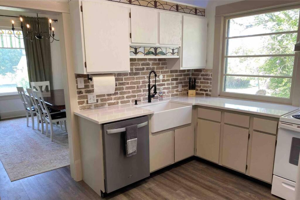 Renovated Historic Manti Home - 11 beds - Housity