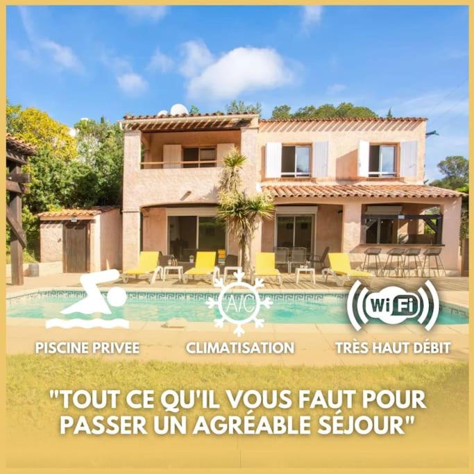 un panneau devant une maison avec piscine dans l'établissement 105m2, piscine, 5 min des golfs, proche centre, à Saint-Raphaël