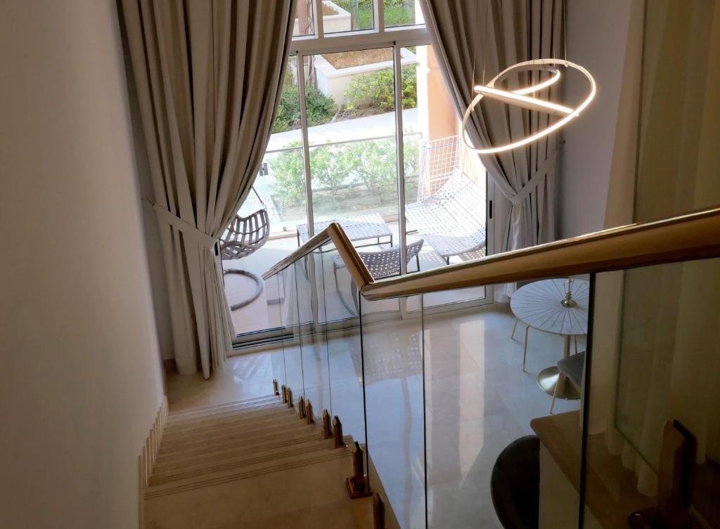 Posezení v ubytování Luxurious Apartment in The Pearl, Qatar