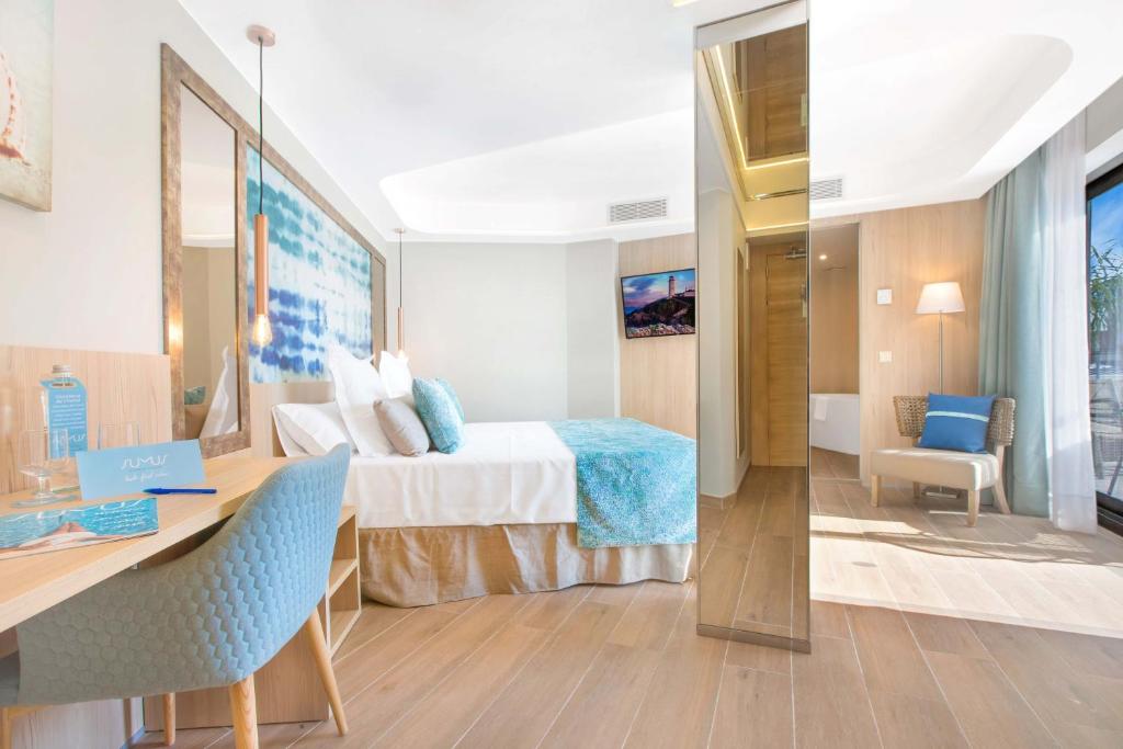 Posteľ alebo postele v izbe v ubytovaní Sumus Hotel Stella and Spa 4S Adults Recommended