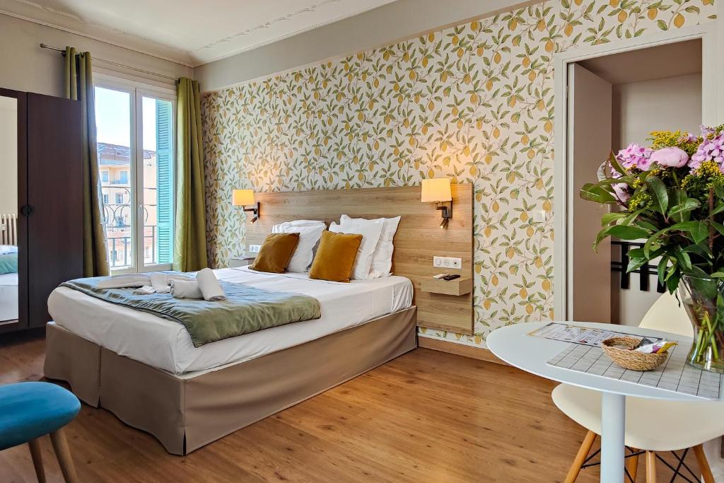 
Superior Double Studio
