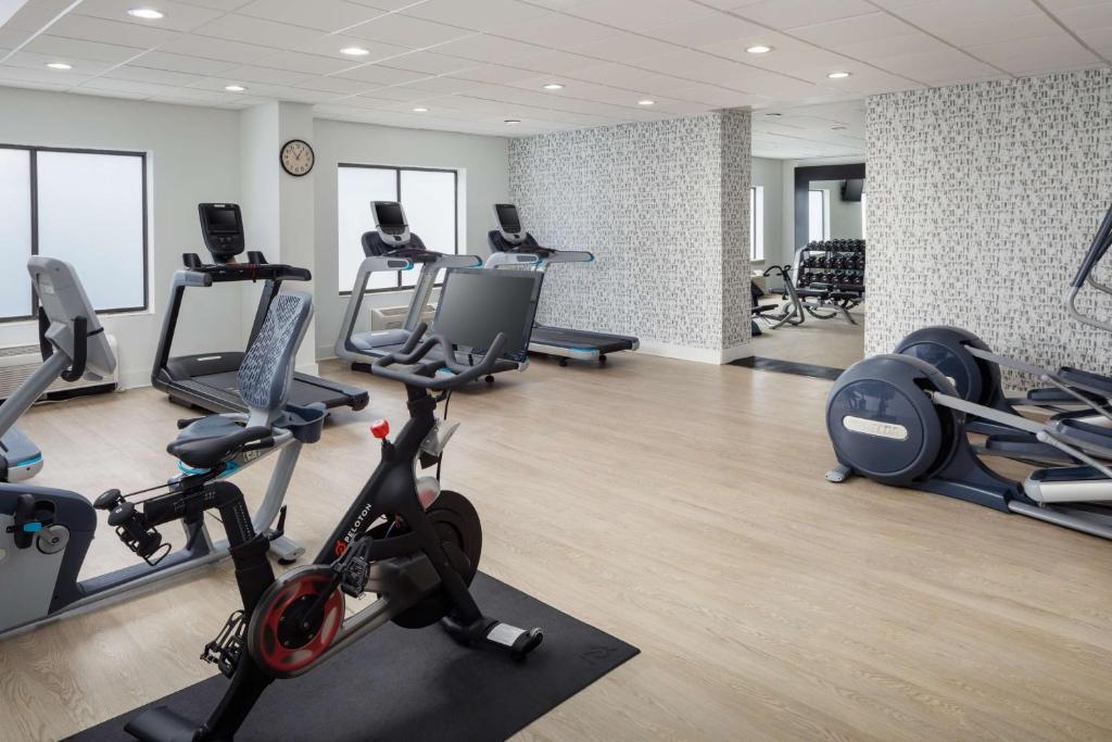 Fitness centrum a/nebo fitness zařízení v ubytování DoubleTree by Hilton Princeton