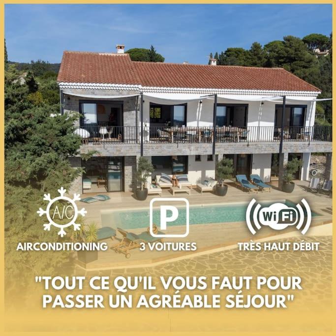 une maison avec une piscine dans l'établissement Villa classée 4 étoiles , vue mer , piscine, clim, parking, à La Croix-Valmer