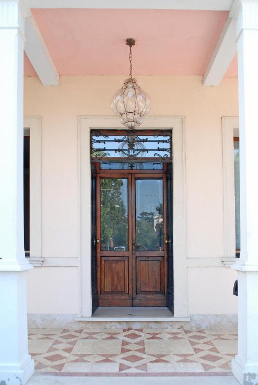 Facciata o entrata di B&B Villa Romano