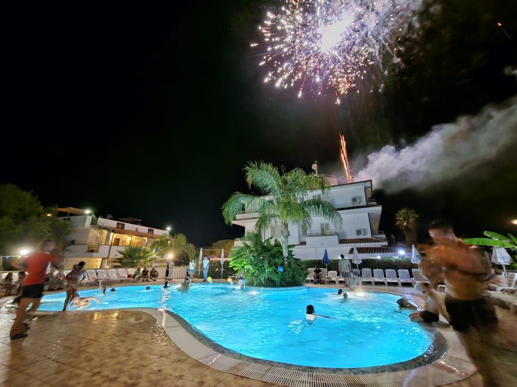 The swimming pool at or close to Graceland rooms and suites