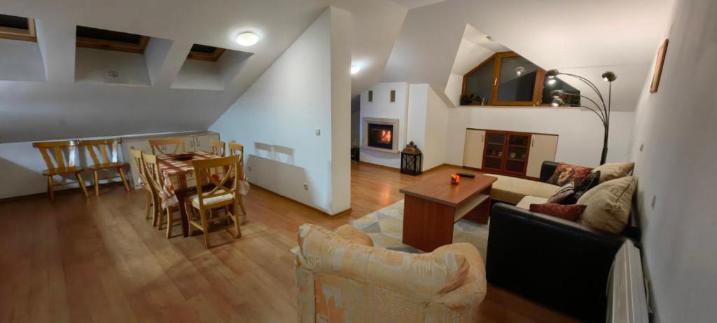 Posezení v ubytování Two bedroom flat in Magernitsa