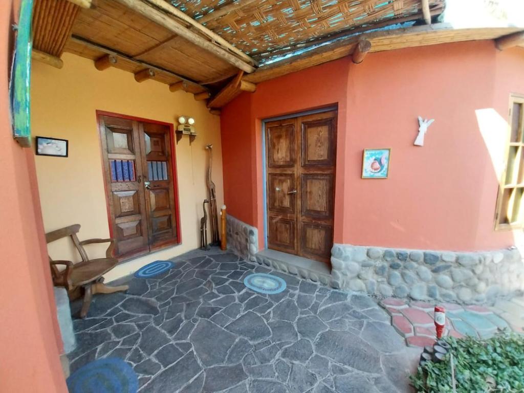 Soy y Luna- ECOALBERGUE RETABLOS PERU