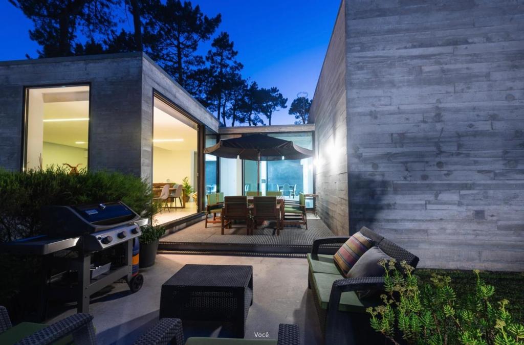 Gallery image of Contemporary Beach House Cabedelo in Viana do Castelo