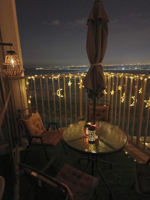 Balkón nebo terasa v ubytování Upscale 2BR apartment with a complete view of the sea on Al Reem Island