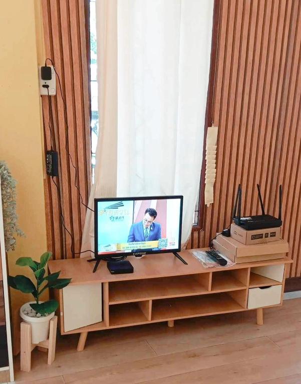 TV a/nebo společenská místnost v ubytování AoNang vacation home with one bed room