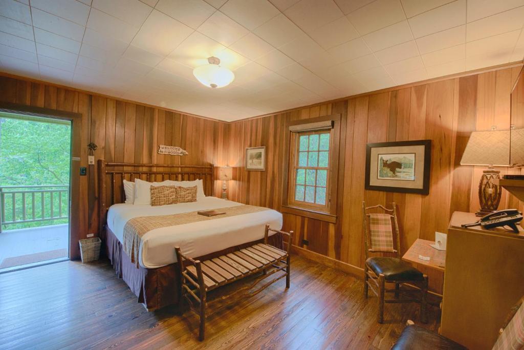 Historic Tapoco Lodge - Overlook Cabin 2
