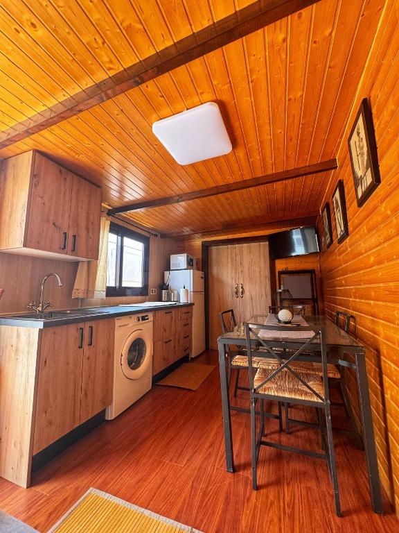 Kuchyň nebo kuchyňský kout v ubytování Apartamentos y Lofts Makana
