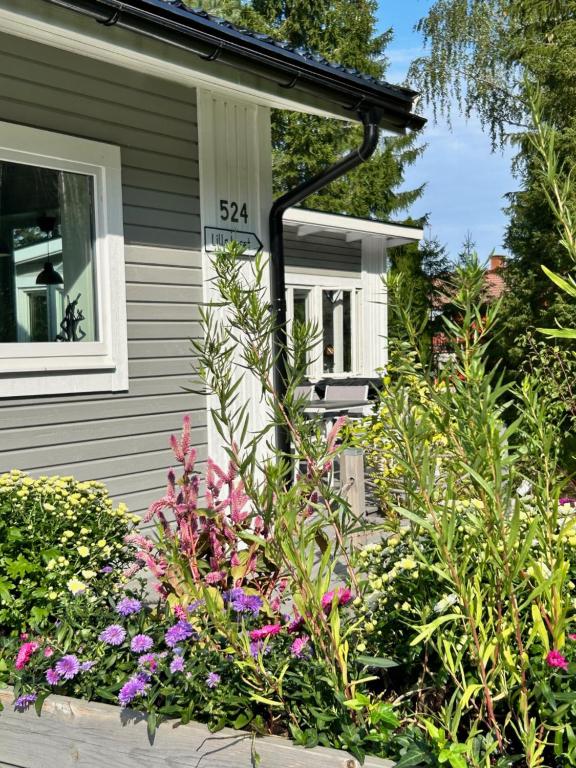 Zahrada ubytování Lilla huset Bed & Breakfast - countryside guesthouse, free parking