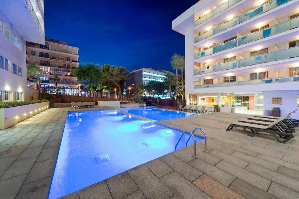 Bazén v ubytovaní 4R Salou Park Resort II alebo v jeho blízkosti