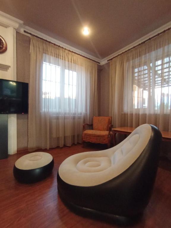 TV a/nebo společenská místnost v ubytování Kalachi guest house Armenia