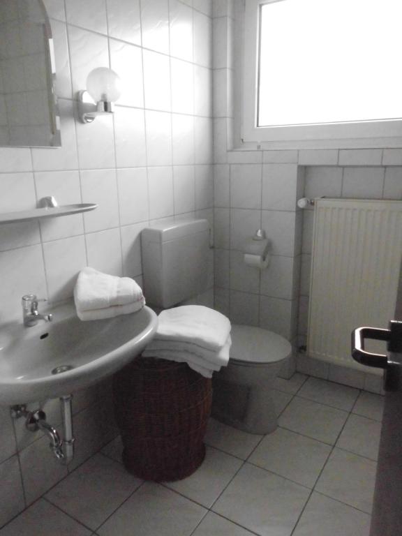 Koupelna v ubytování Linnemanns Gaestehaus