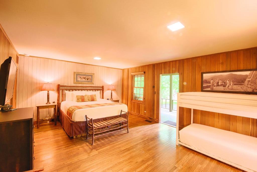 Historic Tapoco Lodge - 