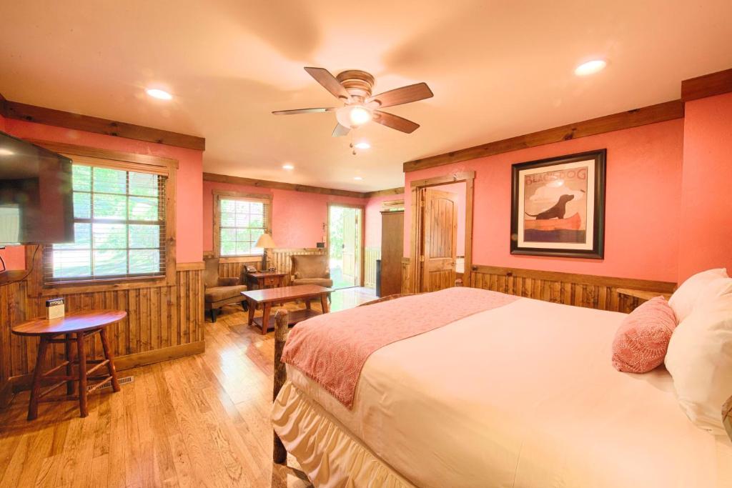 Historic Tapoco Lodge - White Oak Cabin 2