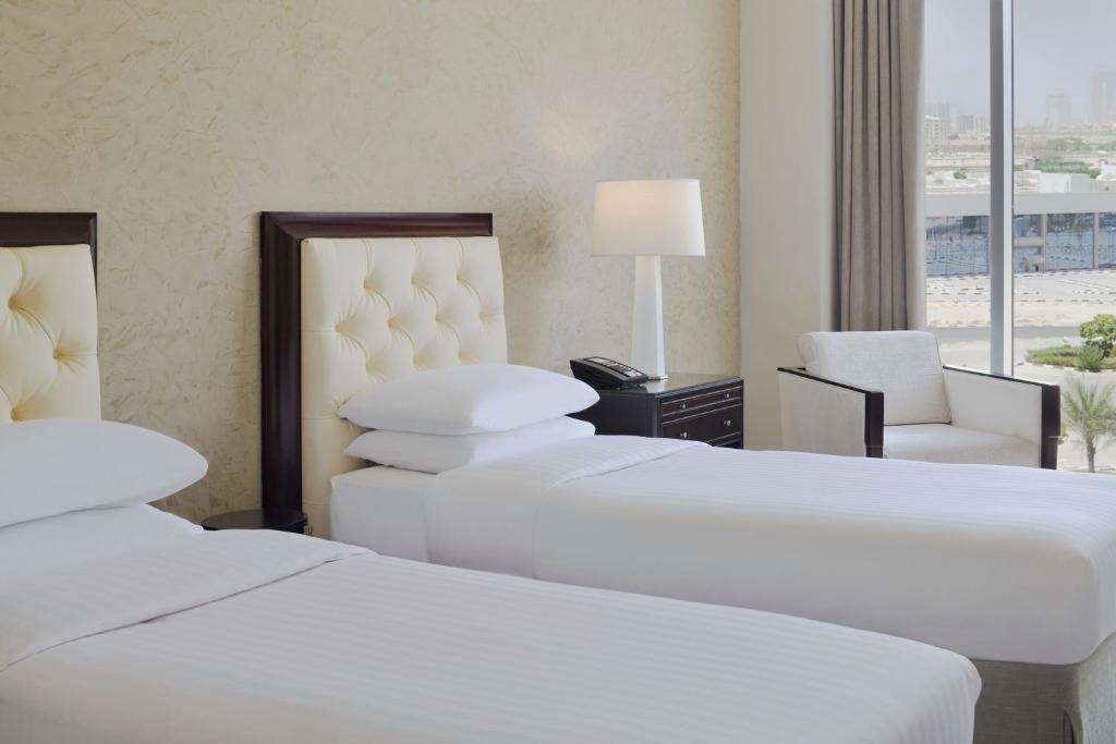 Delta Hotels by Marriott Dubai Investment Park - Resim 40