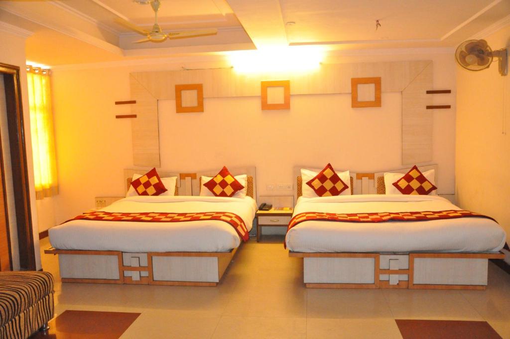 Hotel Muskan Palace - Family Room With Bathroom