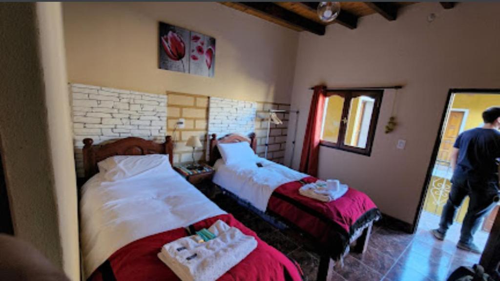 POSADITA LOS ALAMOS estamos en San Isidro a 8km pasando Iruya se hace caminando lea atentamente la d