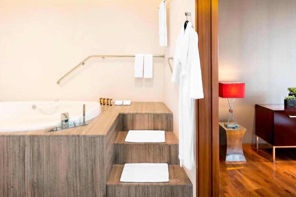 Koupelna v ubytování Sheraton Grand Incheon Hotel