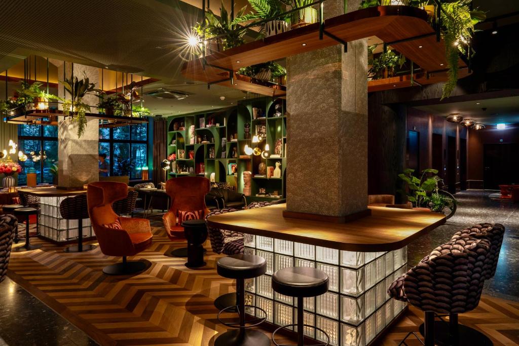 Posezení v ubytování The Home Hotel Zürich - a member of DESIGN HOTELS
