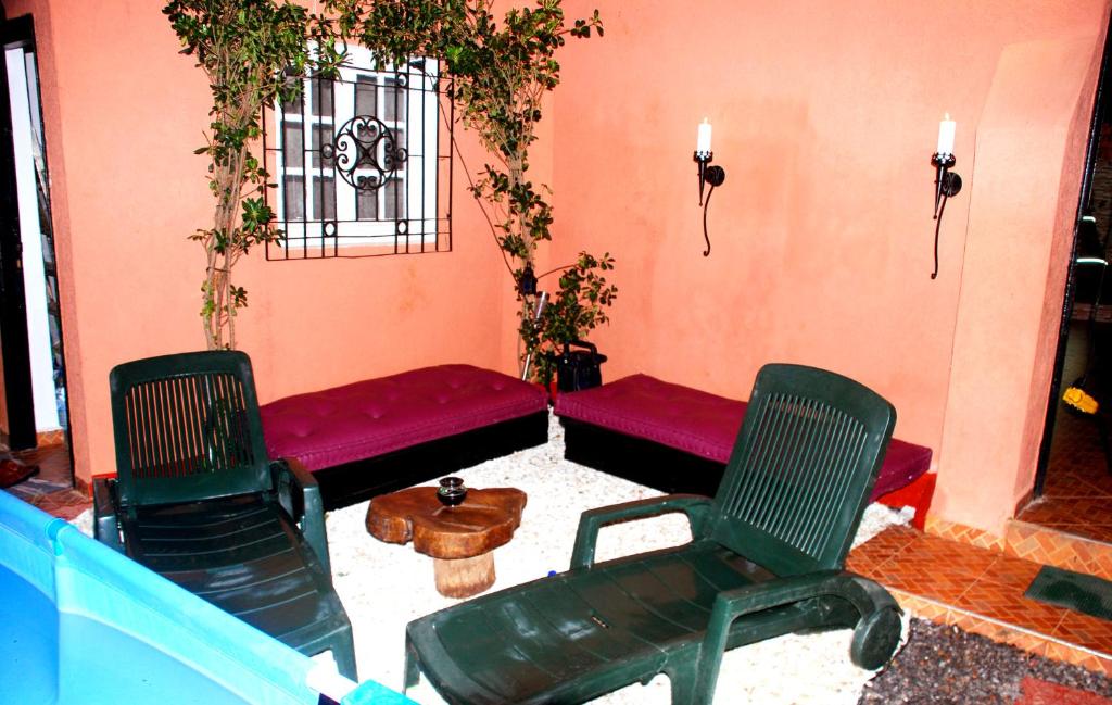 Posezení v ubytování Villa Dar Lghzal Summer Promo Airport Pick-Up & Private Dining in Heart of Rabat