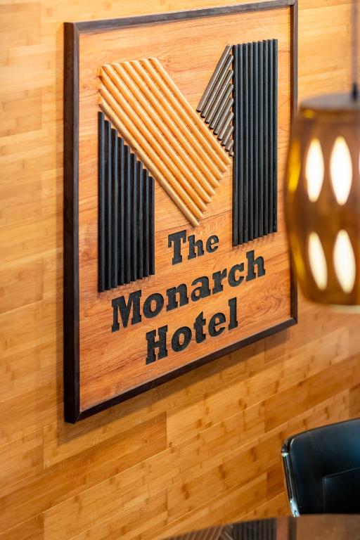 Certifikát, hodnocení, plakát nebo jiný dokument vystavený v ubytování The Monarch Hotel