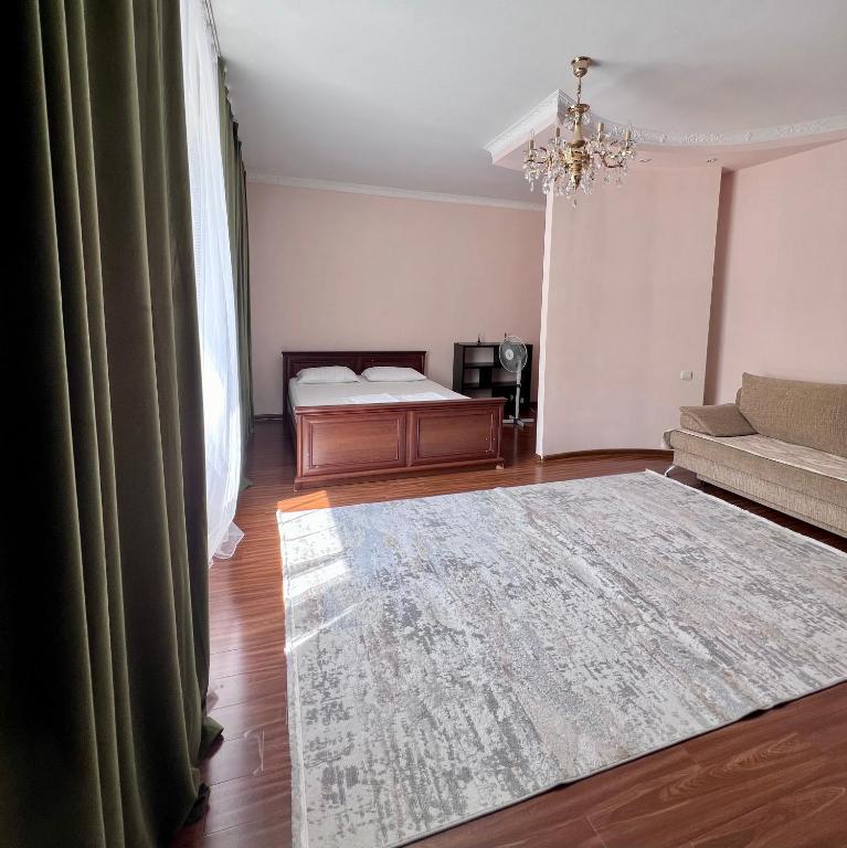 7 Возле Байтерека уютная квартира для 1-4 человек - Apartamento De Una Habitación