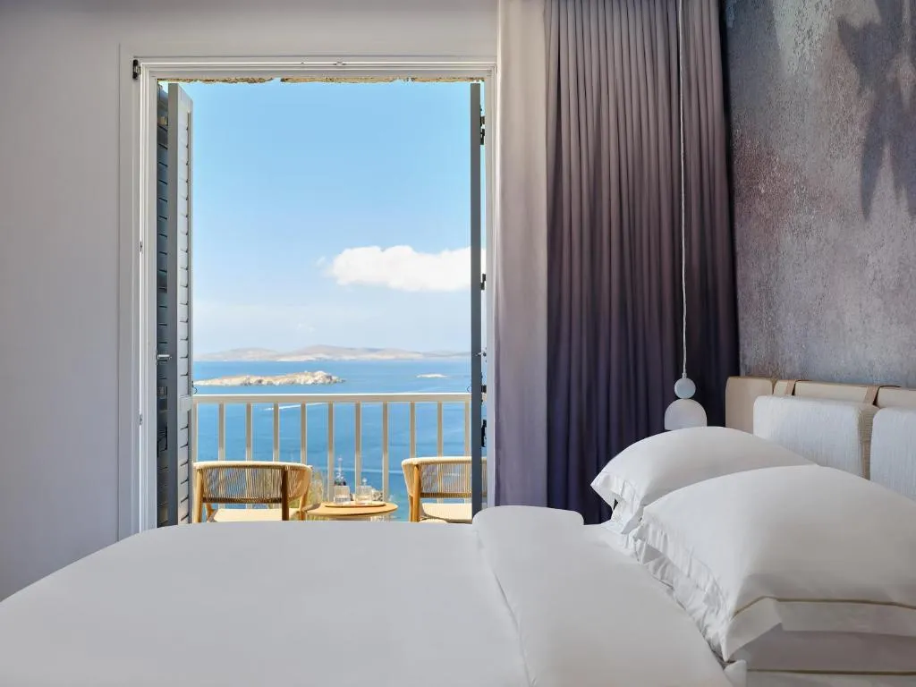 SIGMA One Bedroom Residence with Outdoor Hot Tub & Sea View
