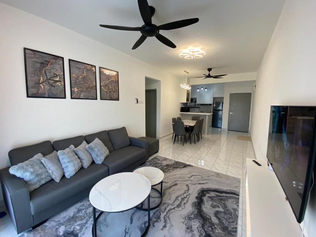 Μια τηλεόραση ή/και κέντρο ψυχαγωγίας στο Lilyhouse homestay-مسلم