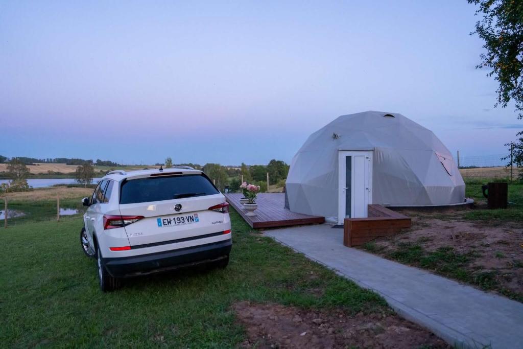 Příroda nedaleko luxury tent
