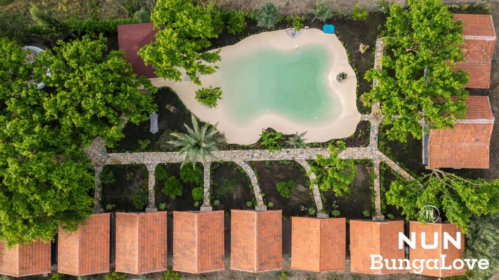 Kolam renang di atau dekat dengan Çıralı Nun Bungalove