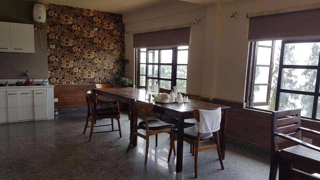 Takdah Heritage Bungalow no 10 photo