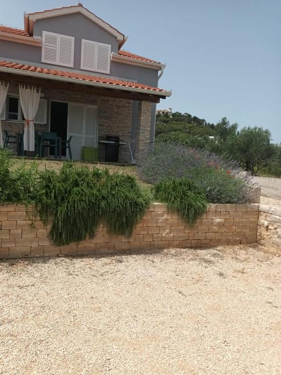 Budova, v ktorej sa vila nachádza