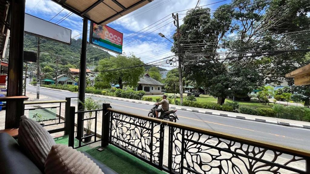 Coco Mountain View Guest House Hotel - Resim 31