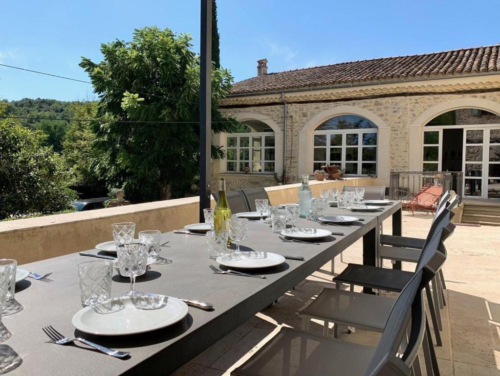 Patio nebo venkovní prostory v ubytování Château Meilhen