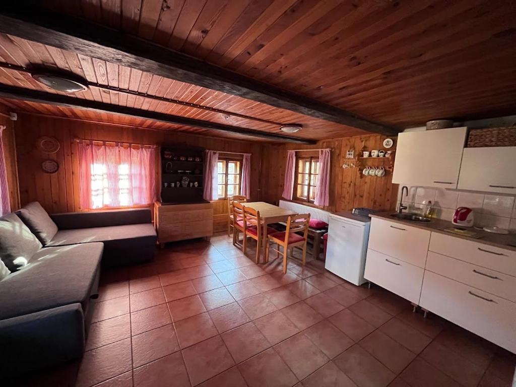 Kuchyň nebo kuchyňský kout v ubytování Chata pod hradem