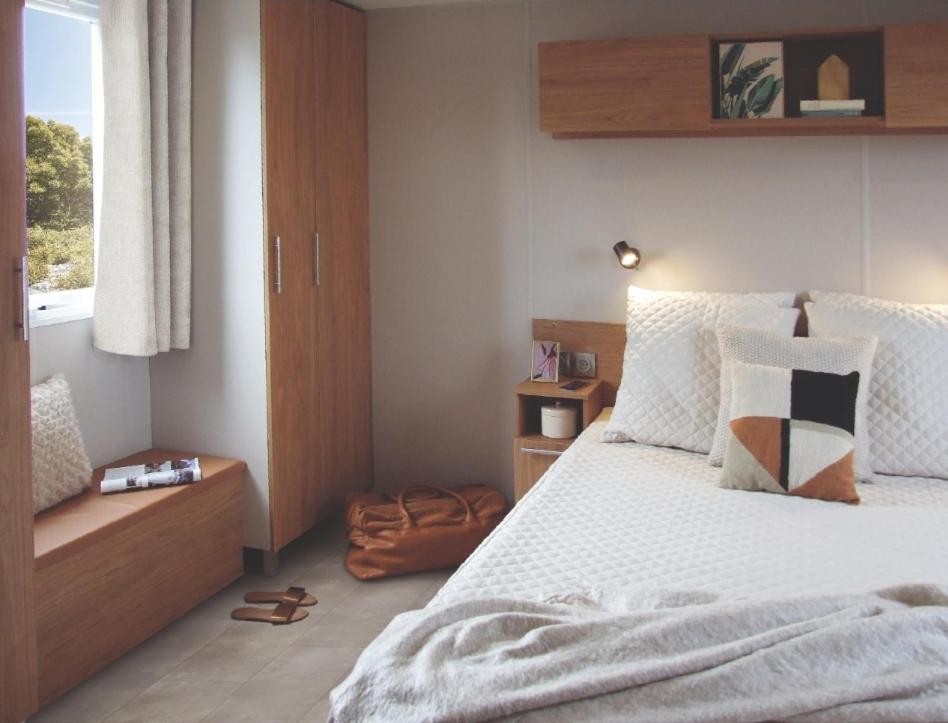 Posteľ alebo postele v izbe v ubytovaní Mar Estang LUXURY Eden 45m2